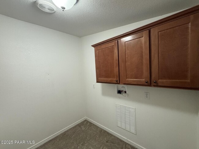 Building Photo - 1116 Samantha St