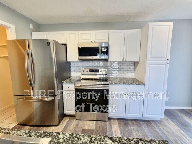 Building Photo - 5808 Wellington Dr