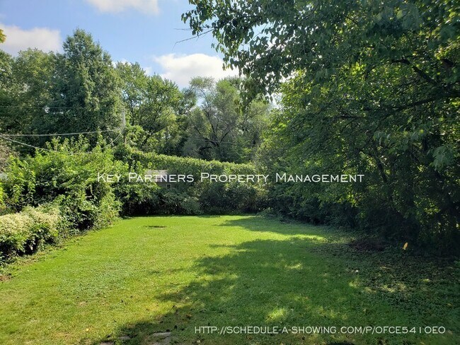 Building Photo - 7809 Madison Ave - Cute!