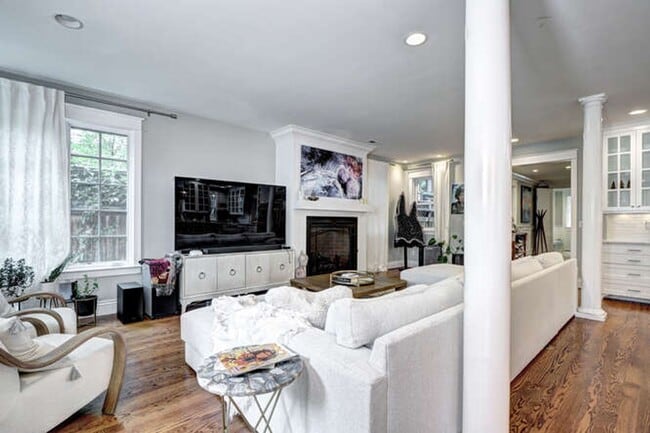 Building Photo - Beautiful Luxury Home Available in Boulder