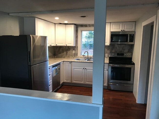 Primary Photo - 13 Florence St