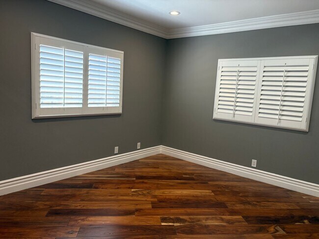 Building Photo - Spectacular-Remodeled 4-Bedroom Home with Pool, Spa, + 600 sqft Bonus Space in lovely Sylmar neig...