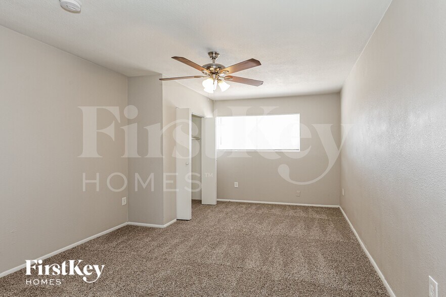 Building Photo - 4606 W Rose Ln