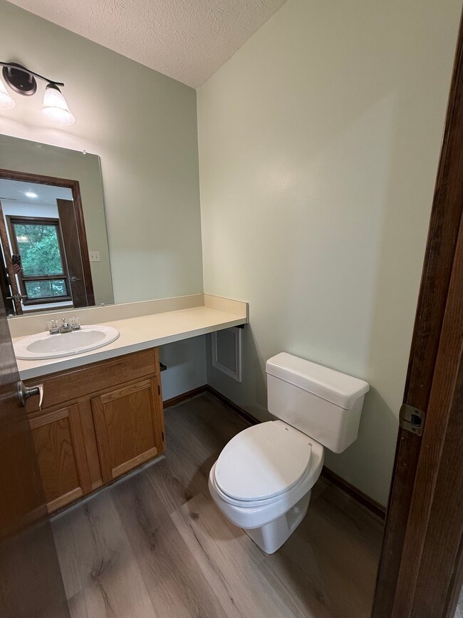 Building Photo - 44790 Locust Ridge Ct
