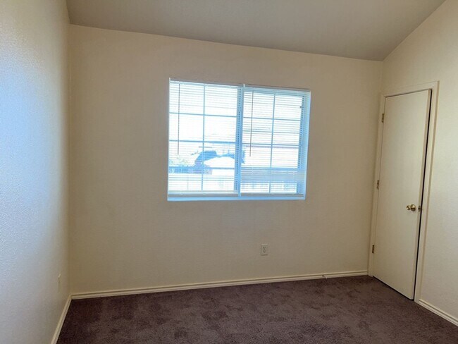 Building Photo - 4204 Gus Dr