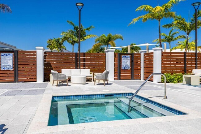 Building Photo - 11596 Palm Dr
