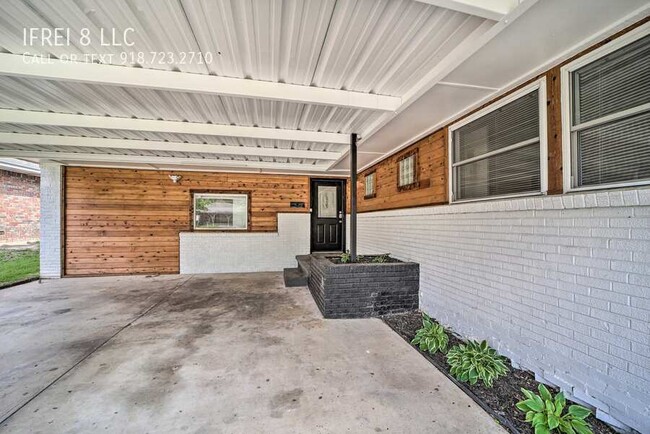 Building Photo - Midtown 4beds and 3 bath home completely u...