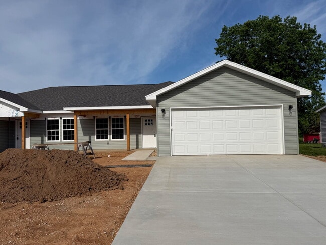 Primary Photo - Last BRAND NEW 4BR Duplex left!!!