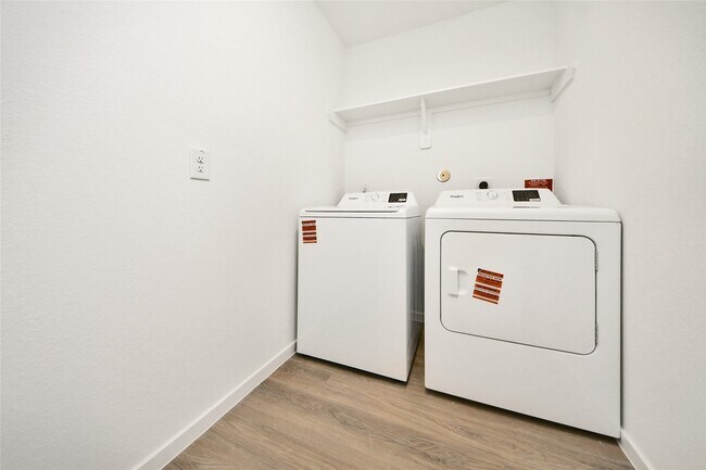 Building Photo - 27458 Serene Pne Dr