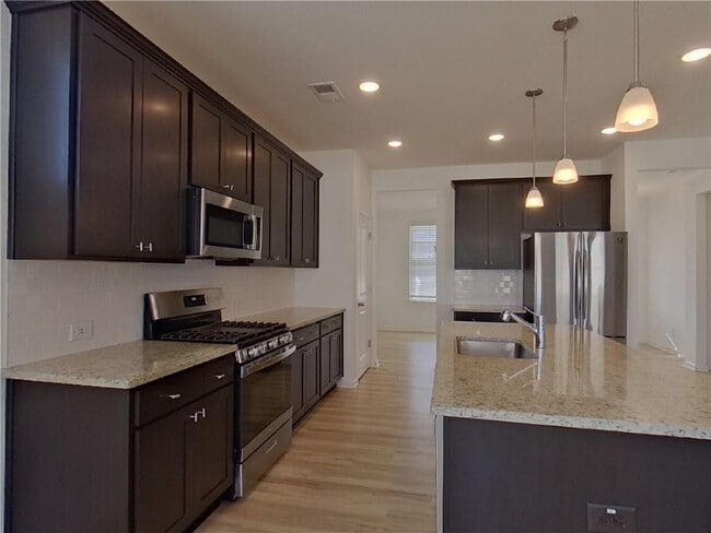 Building Photo - 425 Freeport Wy