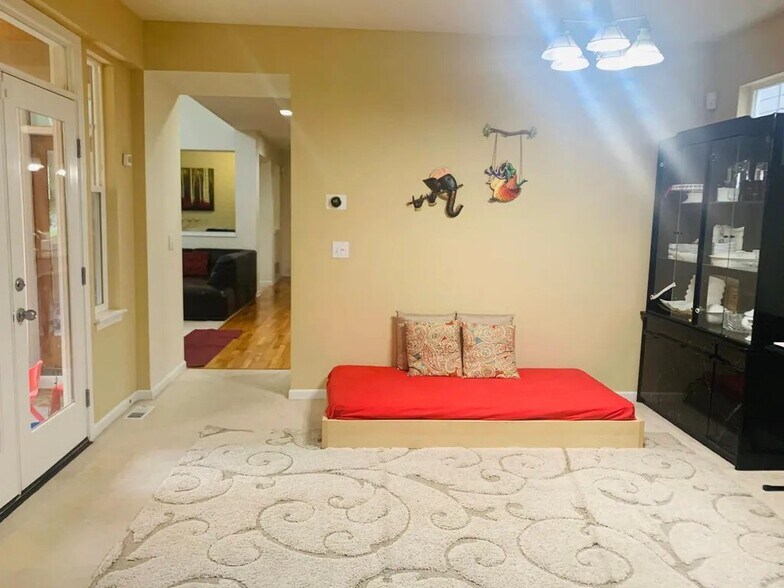Building Photo - 22531 NE Cascara Cir