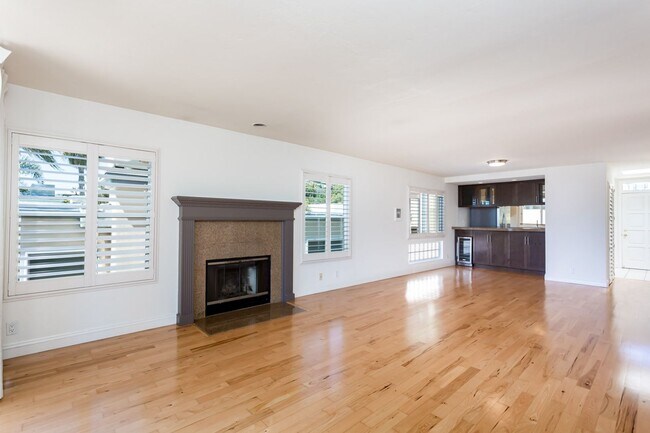 Building Photo - Mission Hills Condo with Stunning Views