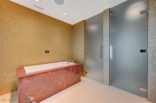 Building Photo - 3750 S Las Vegas Blvd