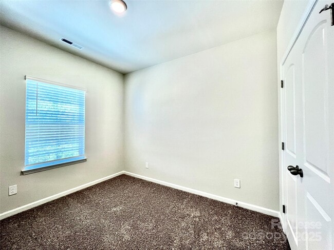 Building Photo - 15022 Camus Ct