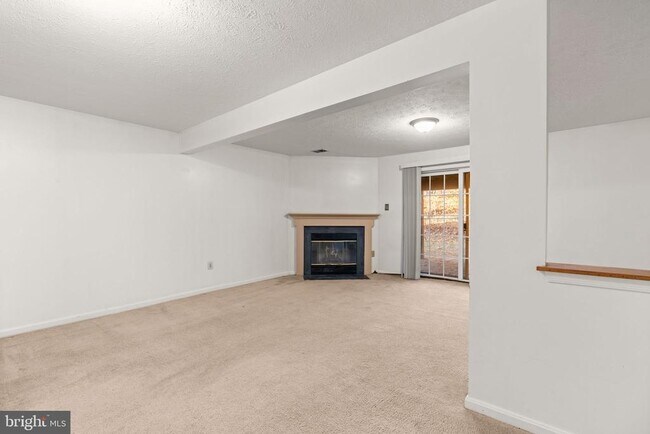 Building Photo - 8871 Manahan Dr