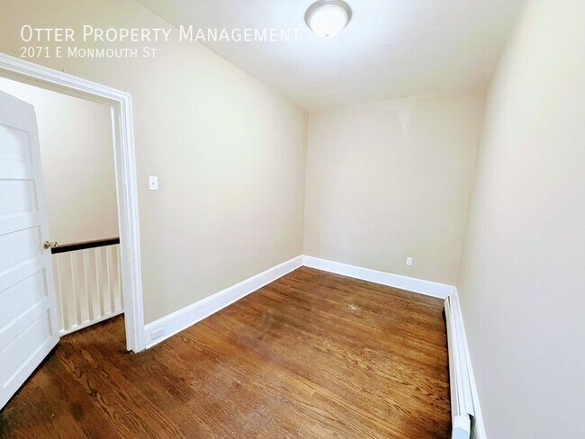 Building Photo - 2071 E Monmouth St