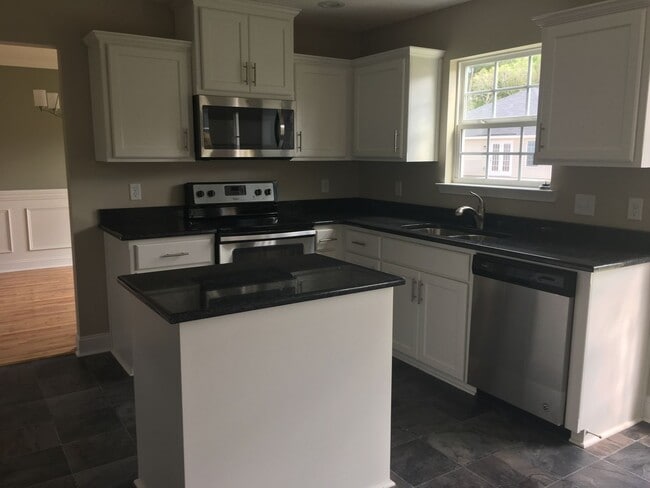 Building Photo - Coming soon  3 Bed 3 Bath Pet Friendly Home in Midway.