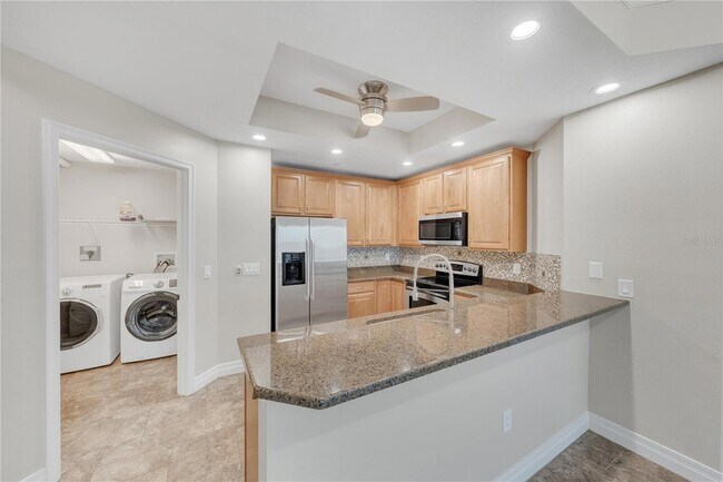 Building Photo - 449 S 12th St