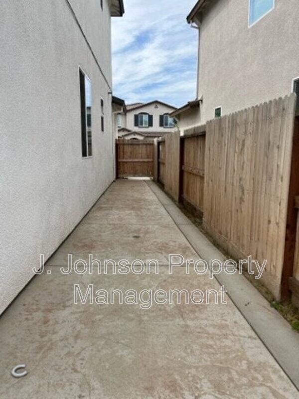 Building Photo - 3115 Tinsley St