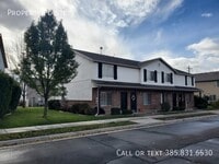 Building Photo - Hunters Cove Townhomes