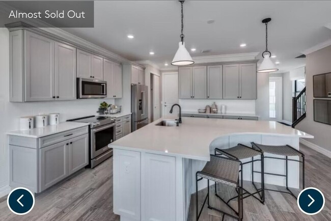 Building Photo - 4460 San Fratello Cir