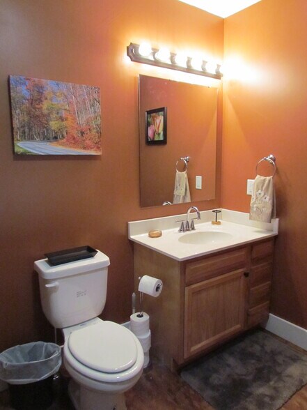 Building Photo - 14 Constitution Ct