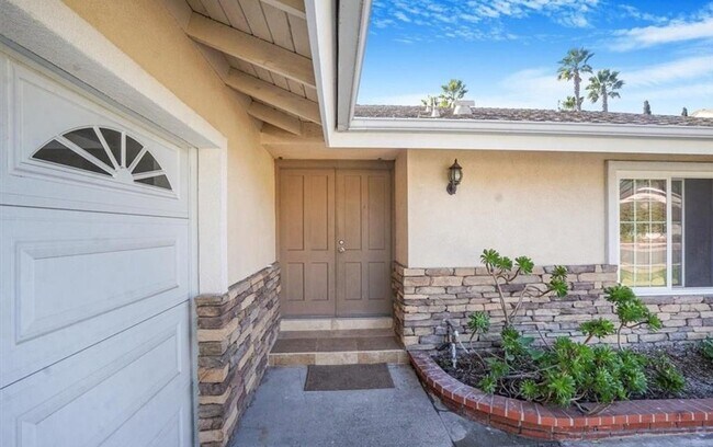 Building Photo - 24121 El Tiradore Cir