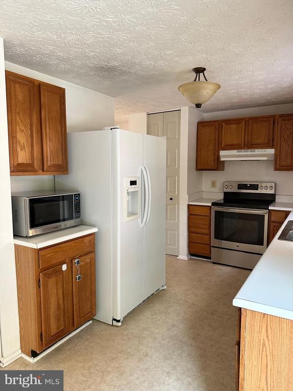 Building Photo - 4313 Lamarre Dr