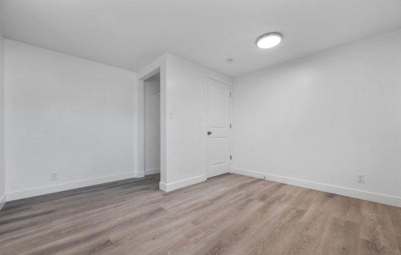 Building Photo - 686 Tomahawk Dr