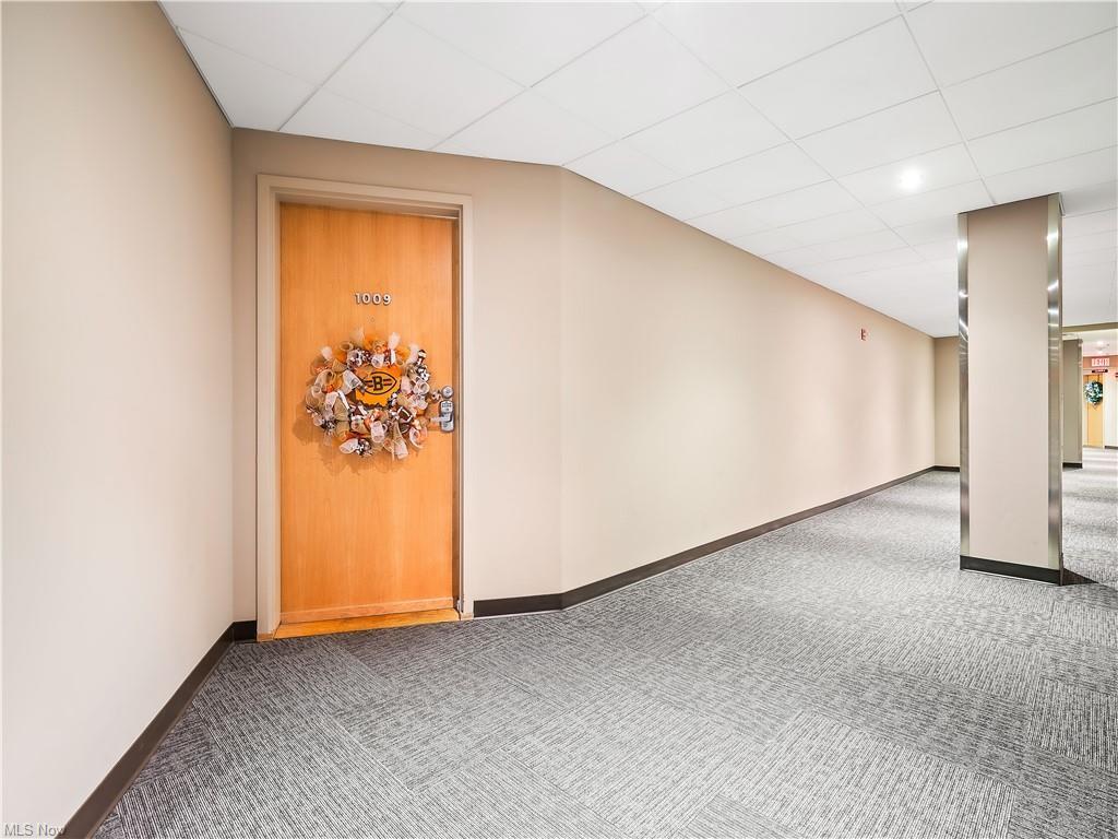 Unit door - 701 W Lakeside Ave
