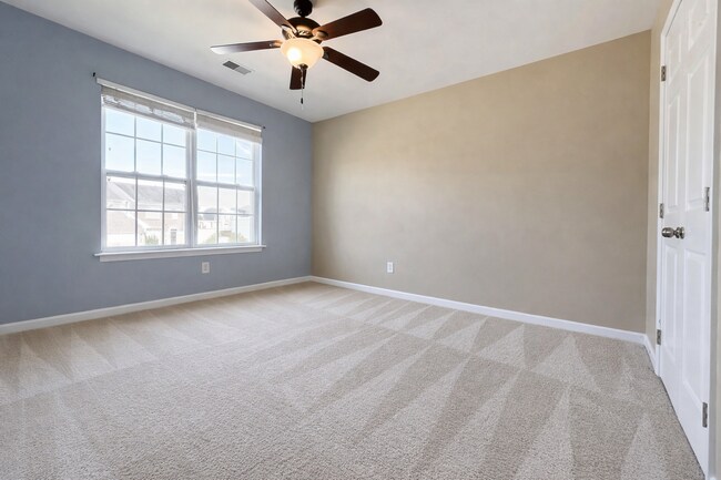 Building Photo - Comfort, Space & Convenience in Summerville