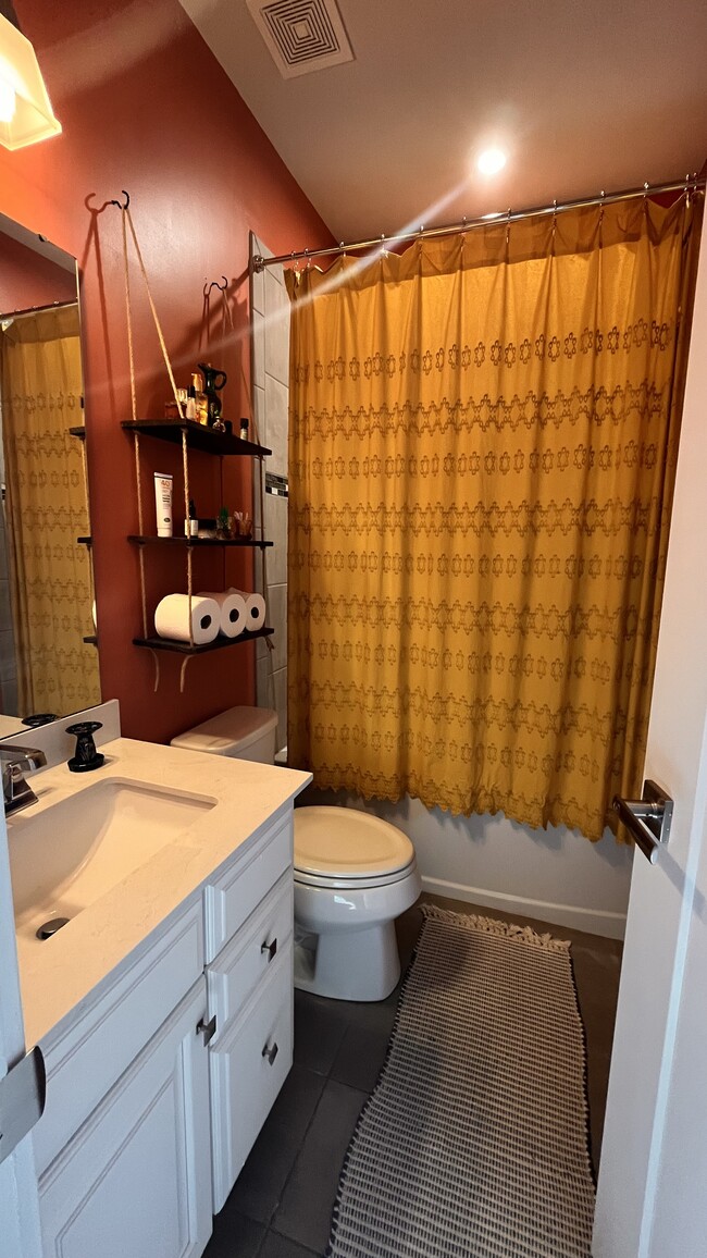 Guest bathroom -3rd floor - 4424 Carteret St