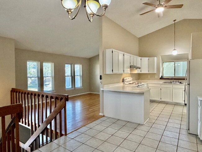 Building Photo - Charming Split-Level Oasis on a Quiet Cul-de-Sac Backing to Greenspace. New Carpet, New Paint and...