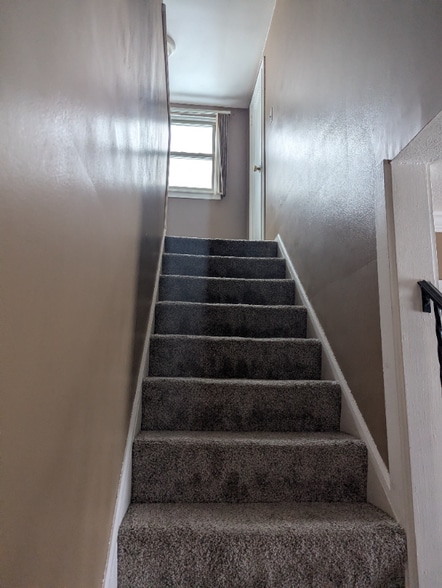 Building Photo - 1433 Westview Dr NE