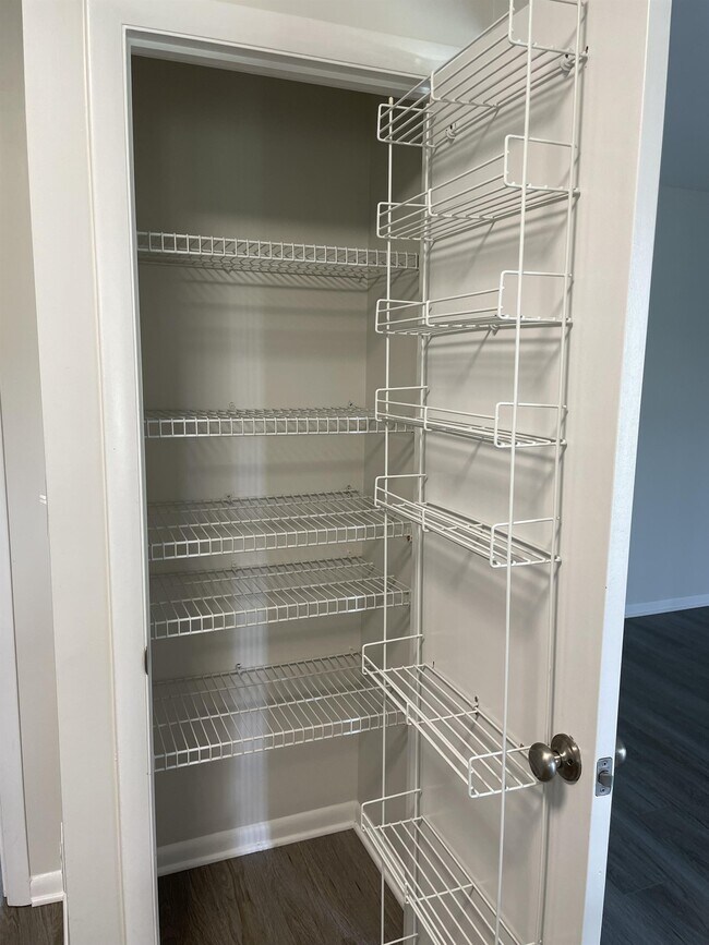 Building Photo - 159 Harvest Dr