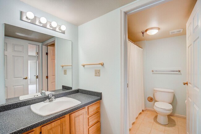 Building Photo - 270 E Highland Ave