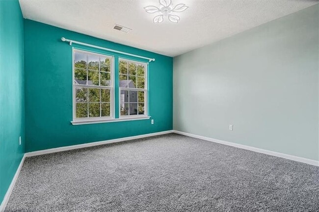 Building Photo - 8059 Hinsdale Ln