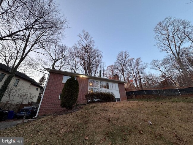 Building Photo - 6313 Walhonding Rd