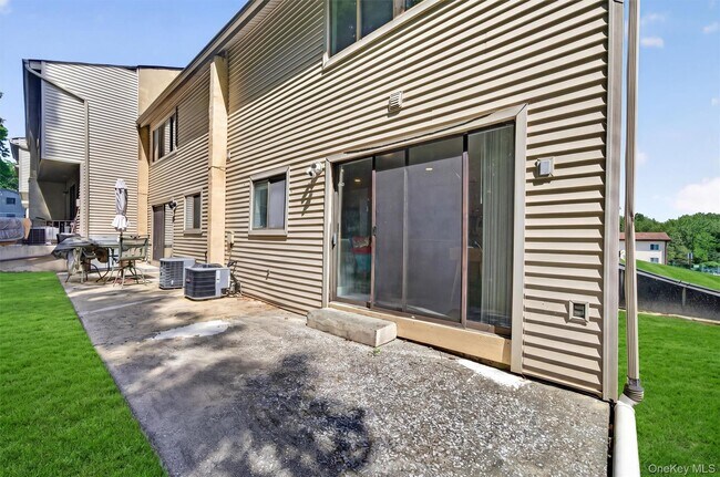 Building Photo - 202 Concord Ln