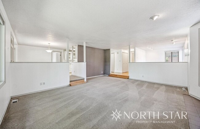 Building Photo - Charming One-Level Home on a Quiet Cul-de-...
