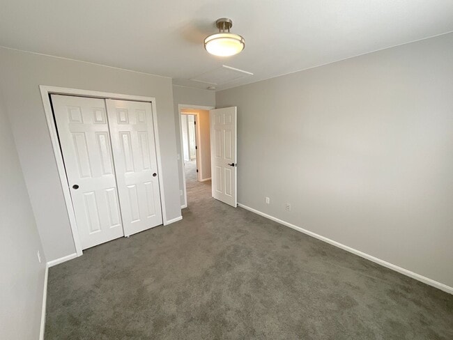 Building Photo - 3 Bedroom Home Available Near N Gate Blvd ...
