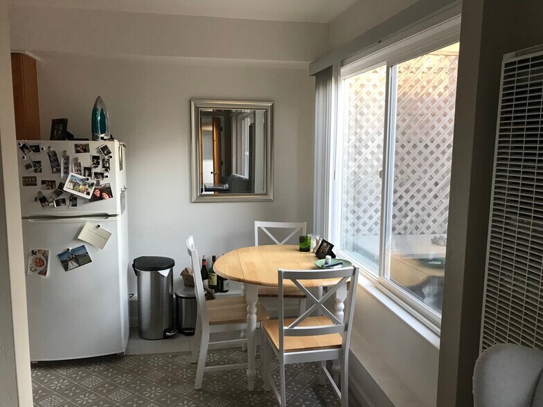 Kitchen - 1215 43rd Ave
