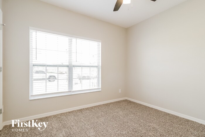 Building Photo - 4796 Rockvale Dr