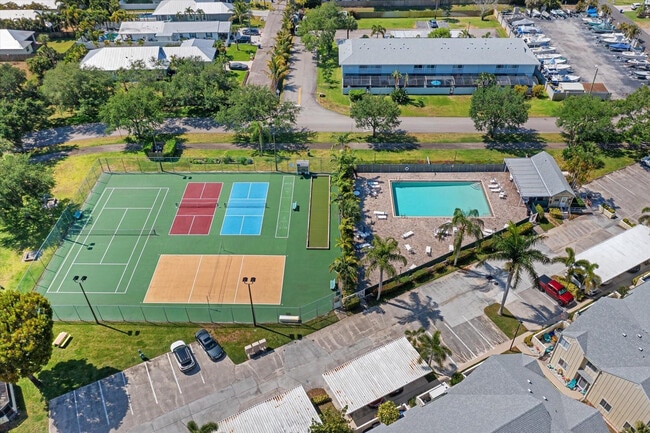 Building Photo - 6175 Riverwalk Ln