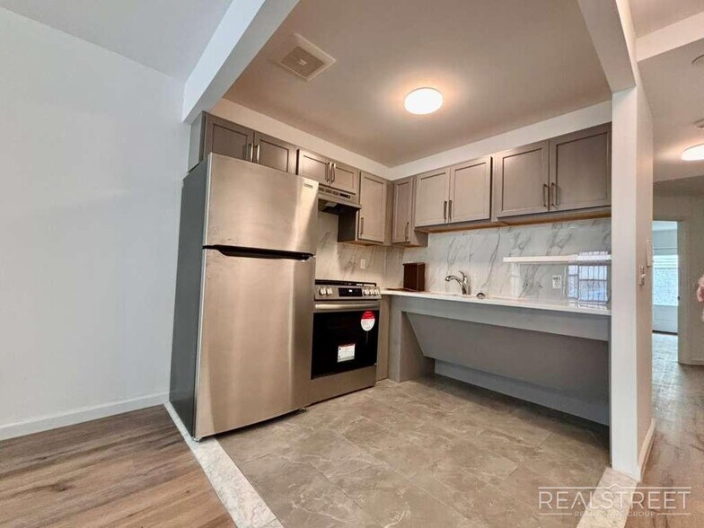 Building Photo - Malcolm X