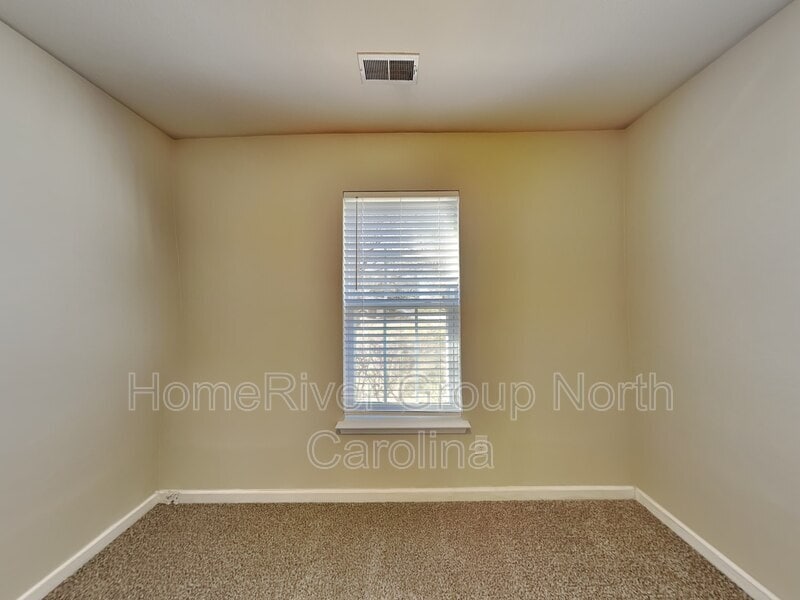 Building Photo - 2152 Burton Run Rd