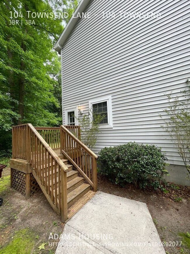 Building Photo - 104 Townsend Ln