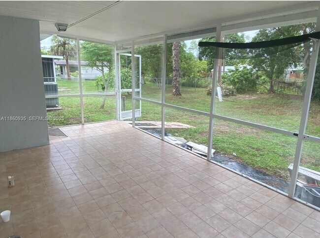 Building Photo - 5237 Warren St