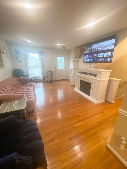 Building Photo - 2058 Stargrass Ct