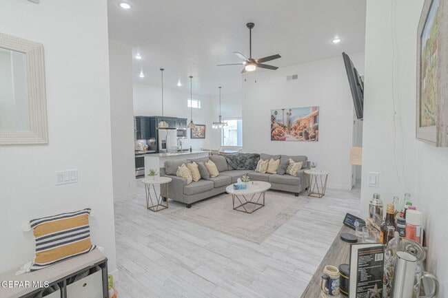 Building Photo - 13820 Paseo de Loma Ct